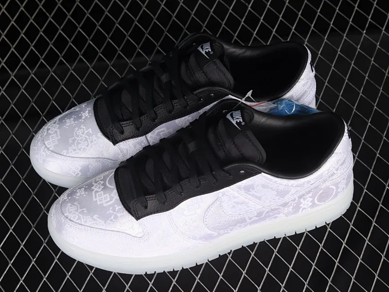 All Categories Nk SB Dunk Series Nk SB Dunk Low Low-top sneakers LW version Nk Dunk Low x Fragment
